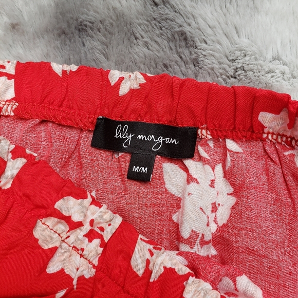 Red rompers with white flowers - Picture 3 of 6